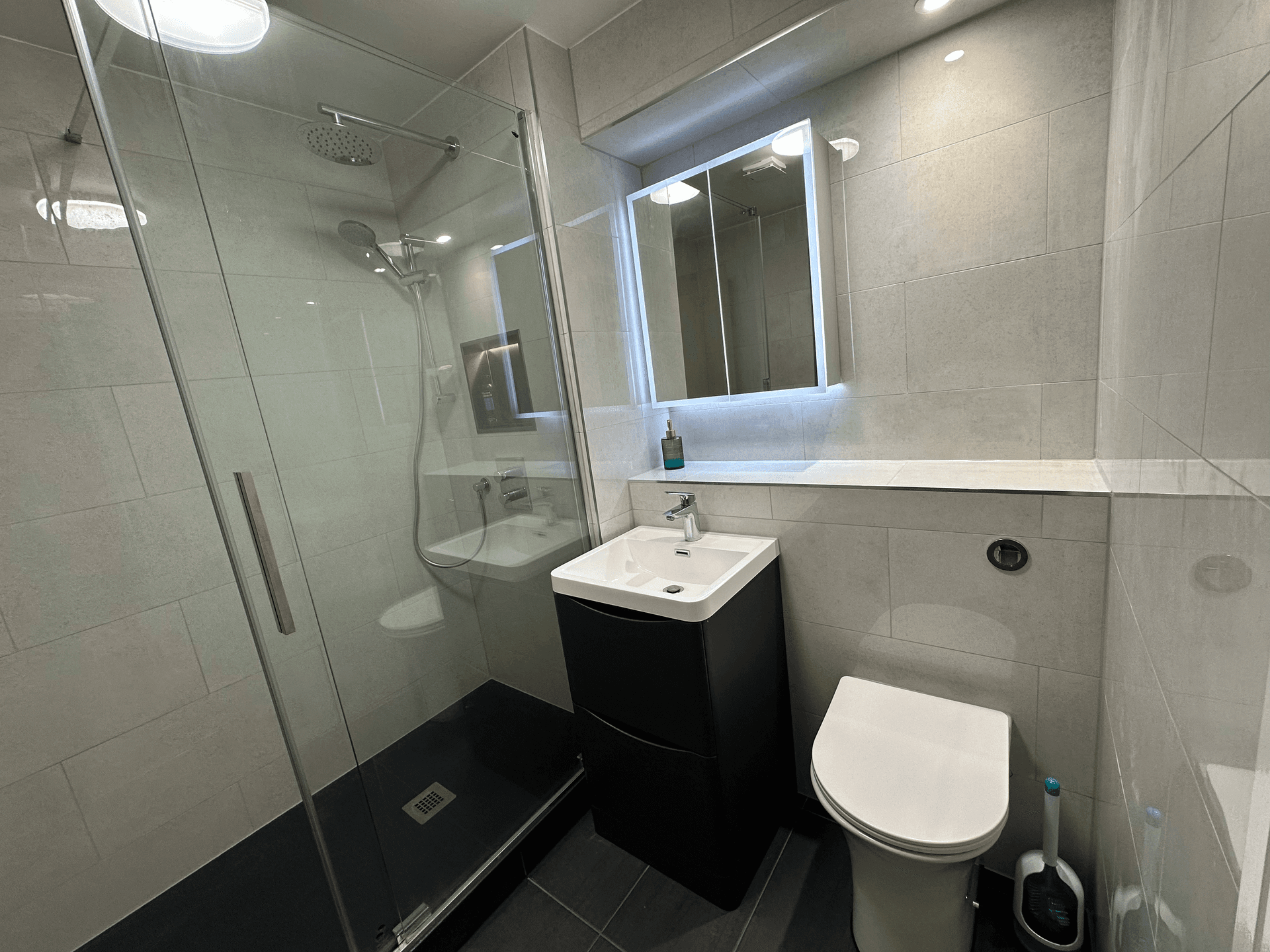 Bathroom Trends to Avoid: What Will Date Your Renovation