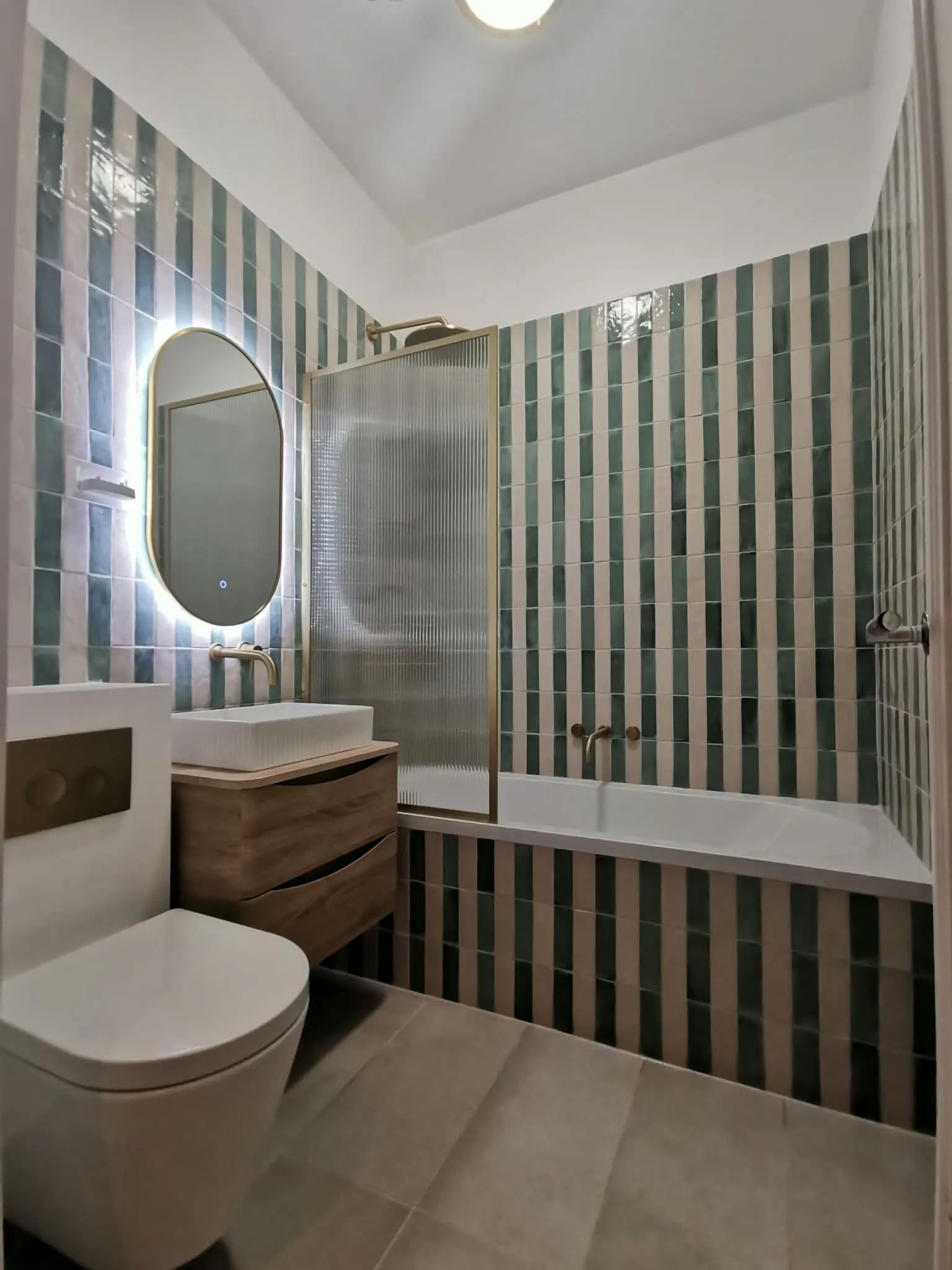 Bathroom Sealant Guide: Silicone Types, Application, and Maintenance