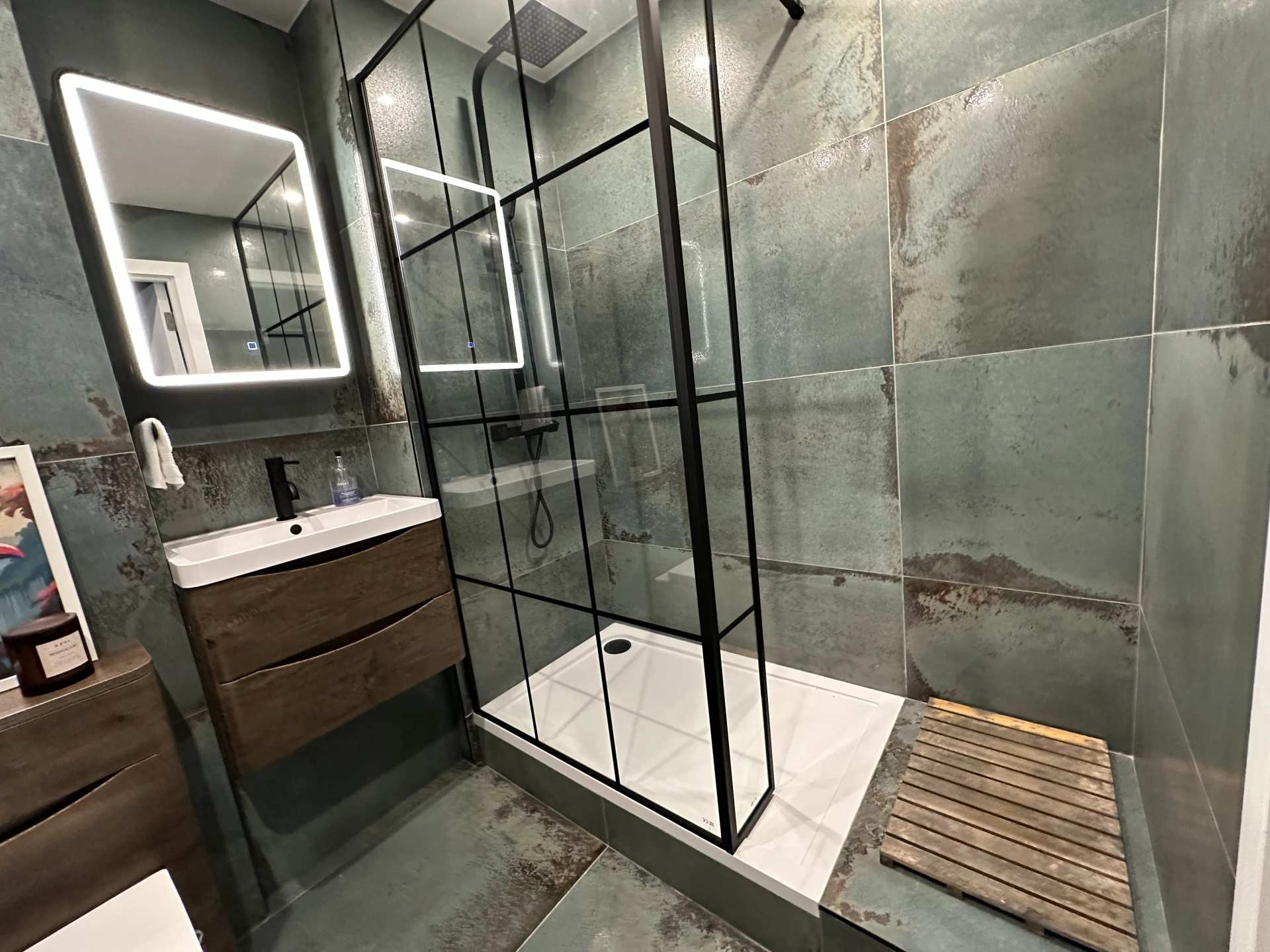 Best Shower Systems: Hansgrohe vs Grohe vs Roca
