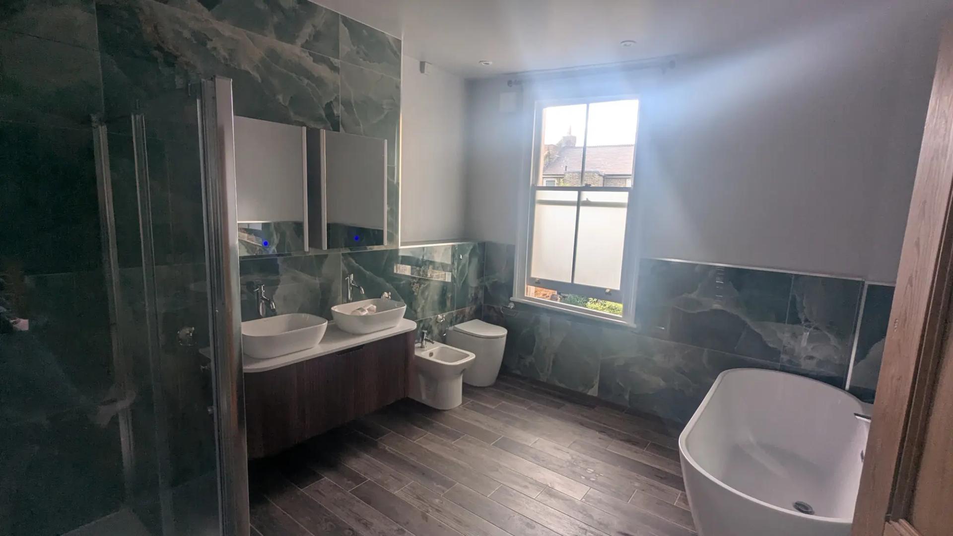 Green Onyx ремонт на баня в East Dulwich — снимка 6